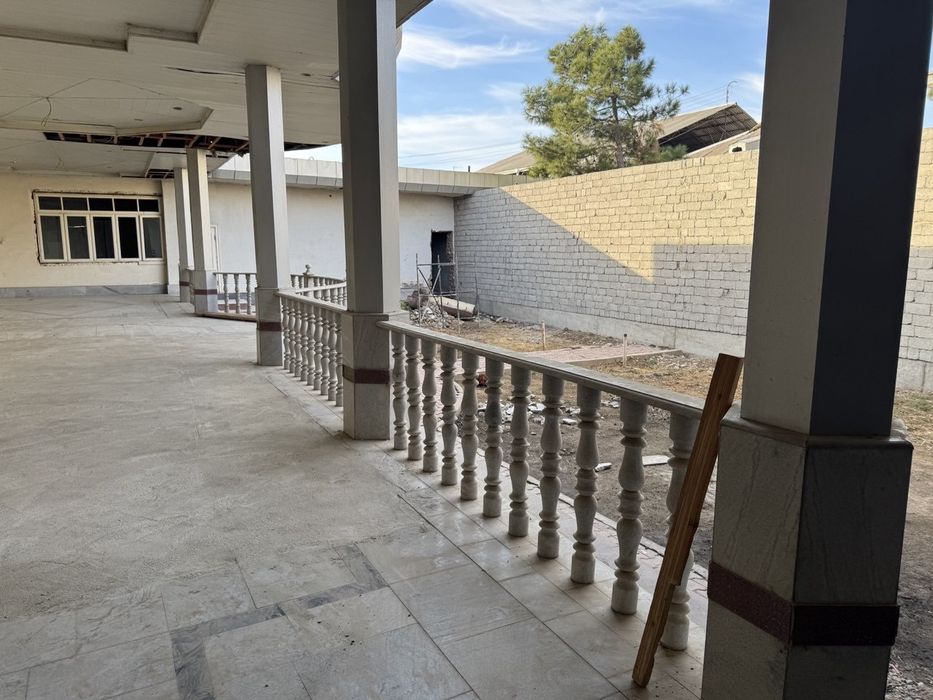 Xovli sotiladi kelishilgan xnarxda