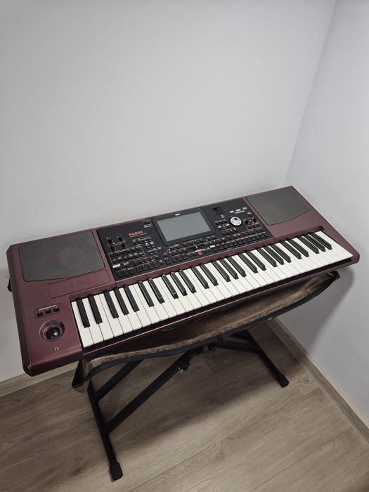 Vând orgă Korg Pa1000 + card original setAD + stativ, huse si cabluri.