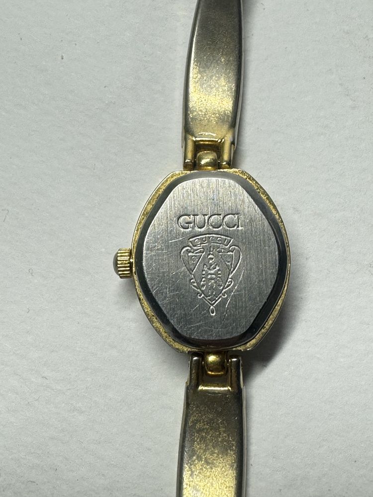 Оригинален дамски часовник Gucci • Swiss Made • Винтидж модел