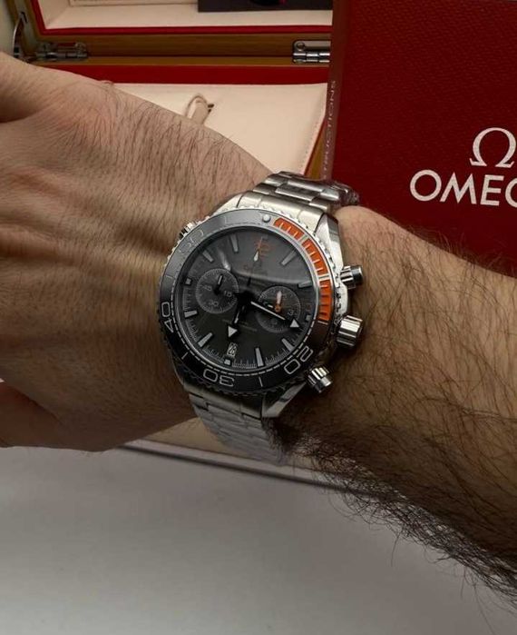 omega seamaster planetocean сребристо сиво