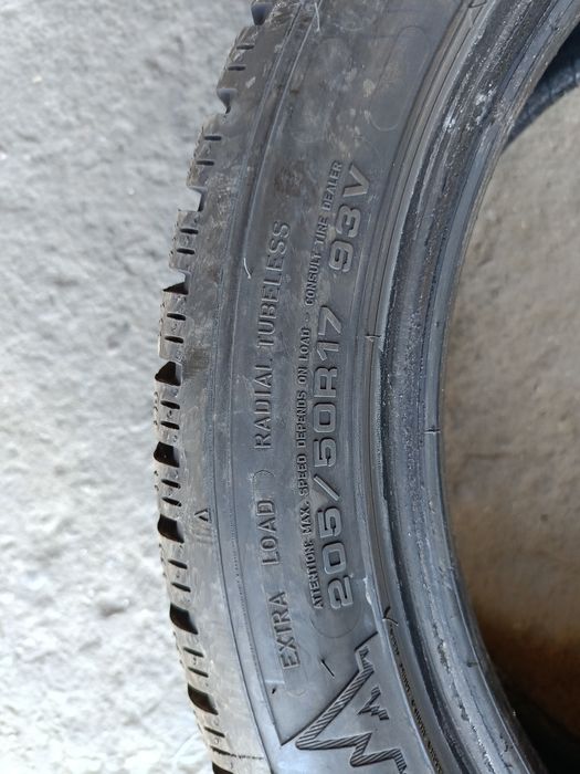 Зимни гуми -2021/23-17цола-205/50-1бр.-120лв."DUNLOP"