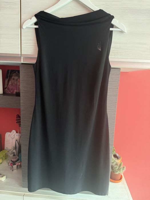 Малка черна рокля