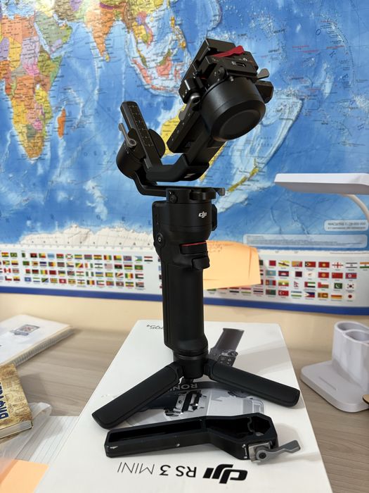 Электронный стабилизатор DJI RS 3 Mini