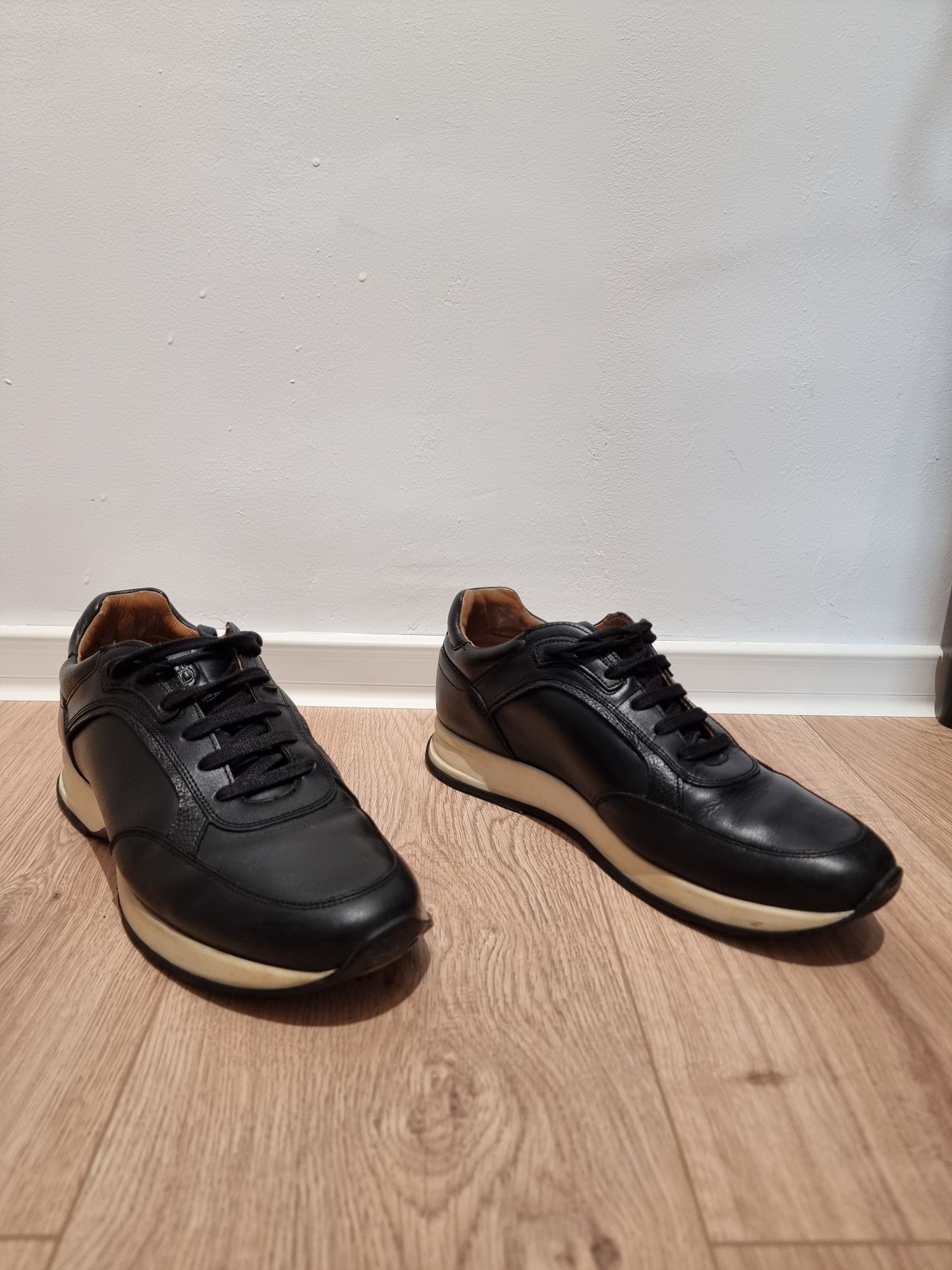 Vand pantofi sport Massimo Dutti barbatesti, marimea 42