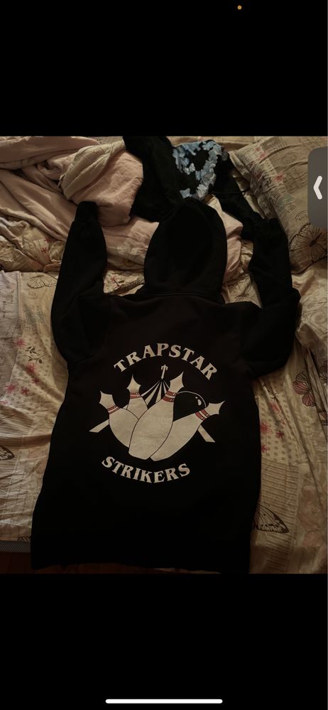 Trapstar hoodie strikers