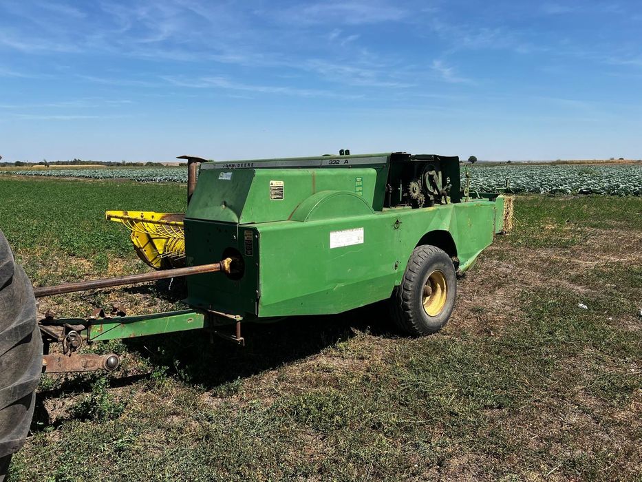 Presa balotat John Deere 332