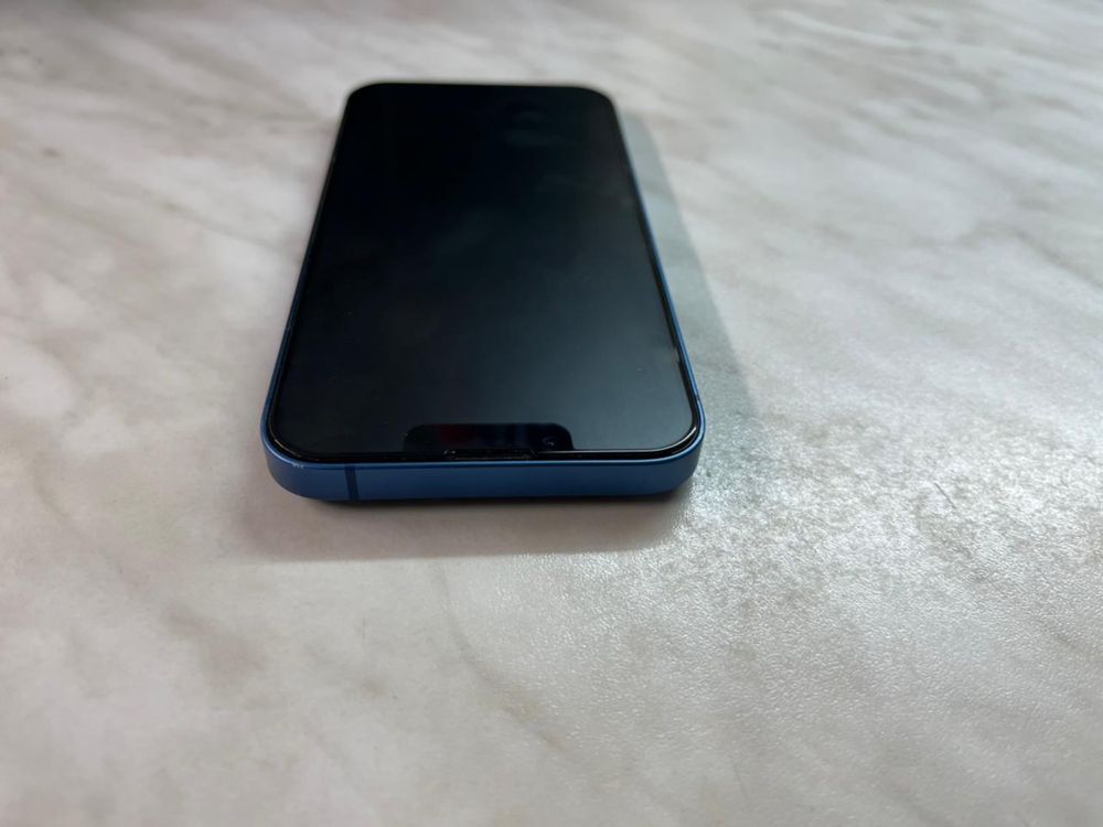 Продам iphone 13