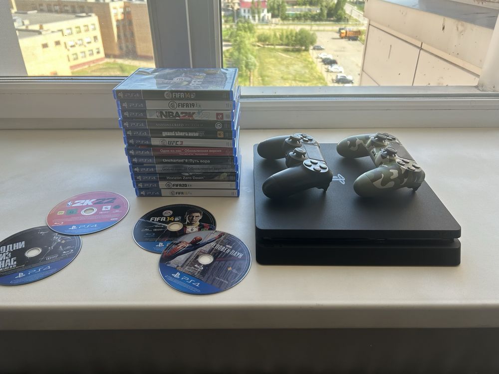 продается PS4 slim