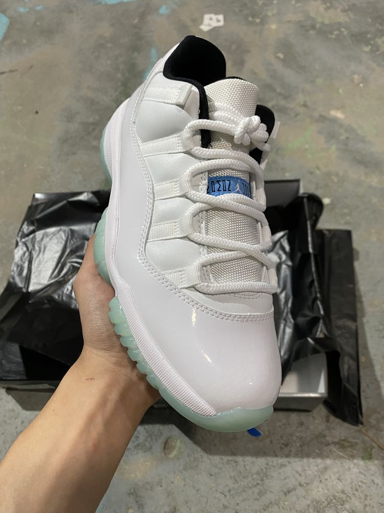 Air Jordan 11 Retro Low “Legend Blue”