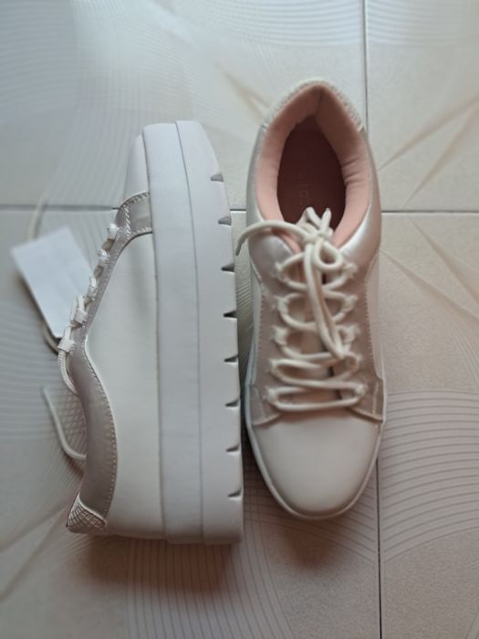 Дамски Divided нови