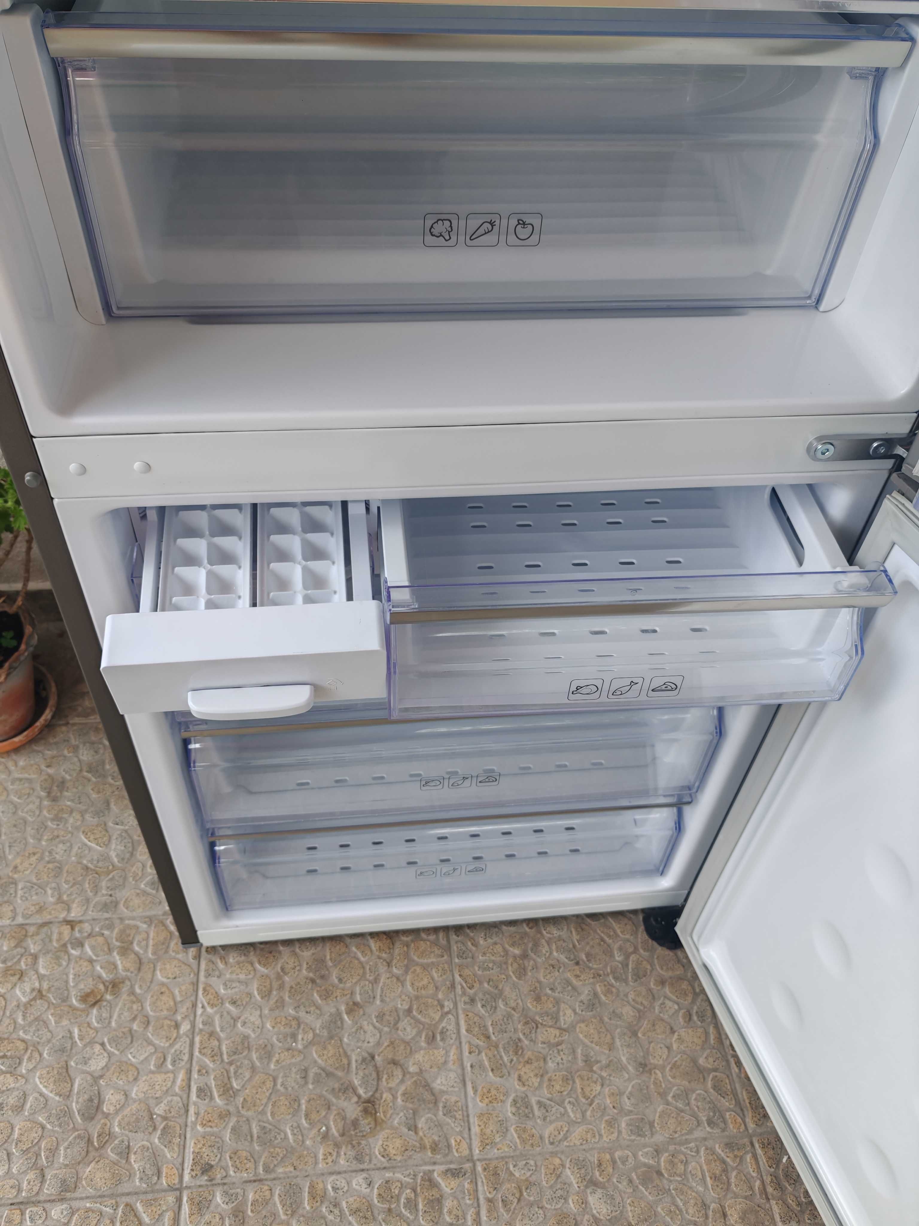 Голям хладилник Samsung 462литра NoFrost