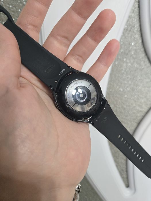 Смарт часовник Samsung Galaxy Watch 4