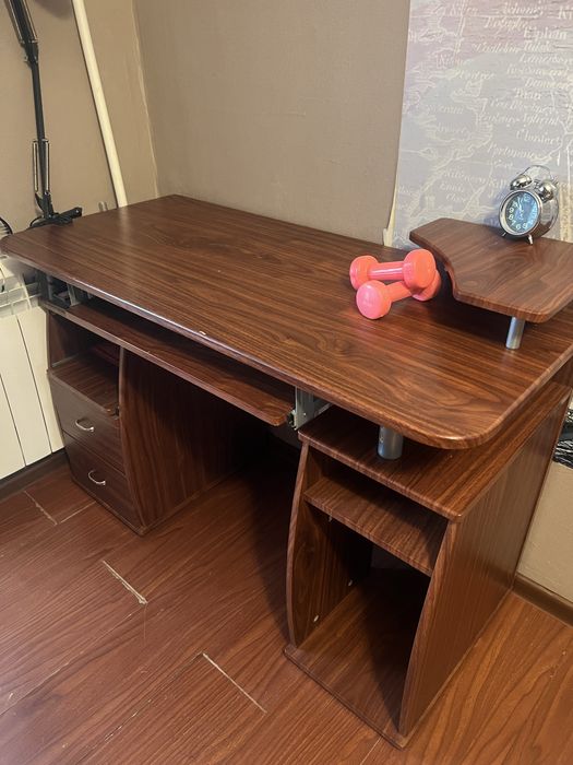 Стол компьютерный