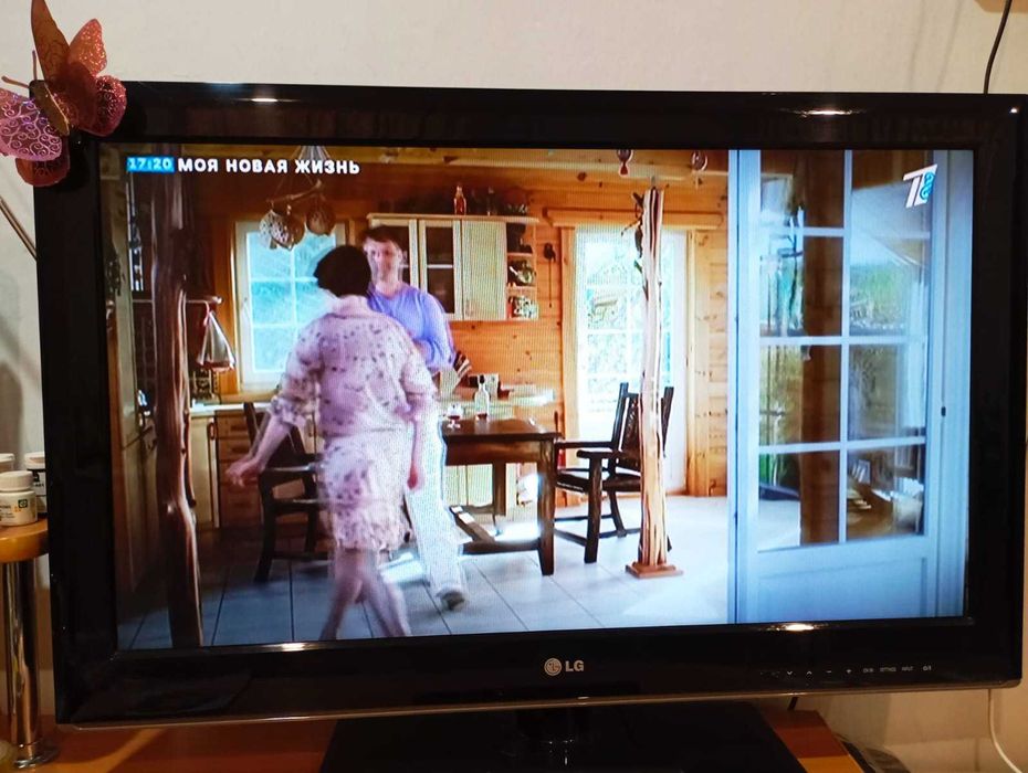 Продам LED ТЕЛЕВИЗОР LG  81 см