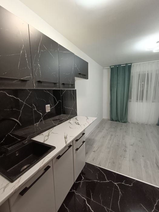 Persoana fizica vând garsonieră la etajul 1 renovată 37.900 Euro neg.