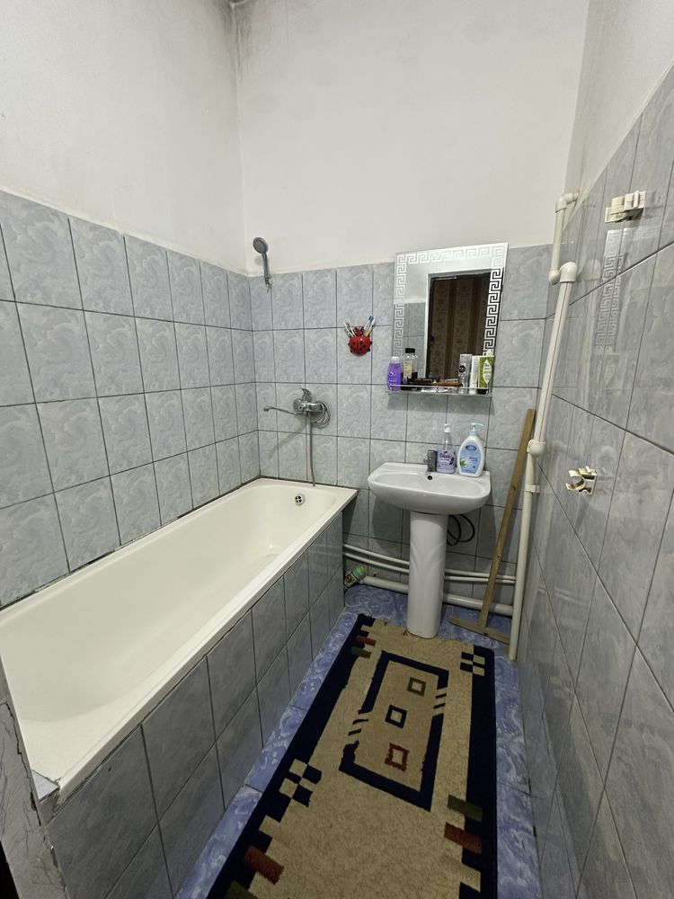 Yangi bozor ISFAN ofisini oldidan srochna kvartira sotiladi