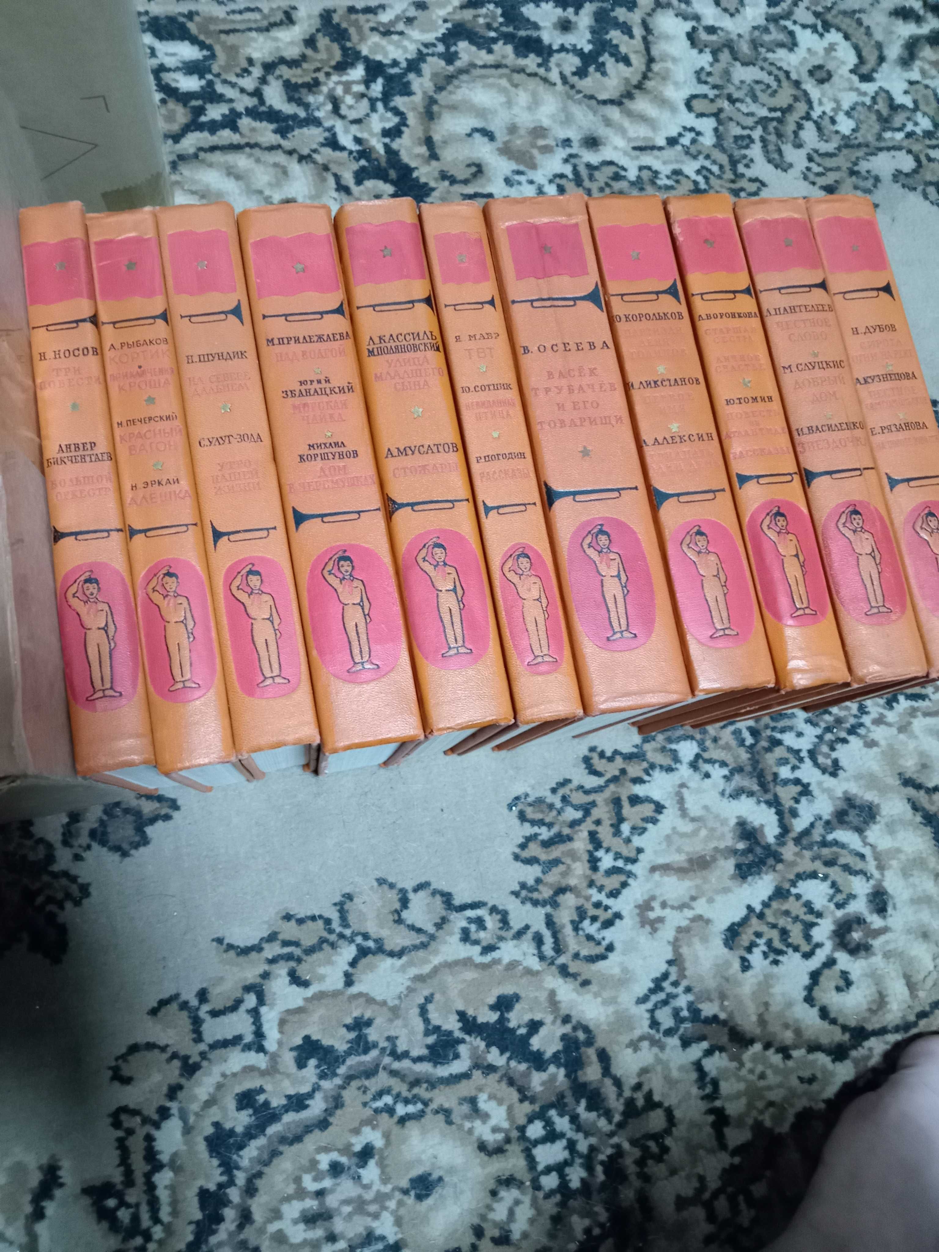 продам книги, старые  издания