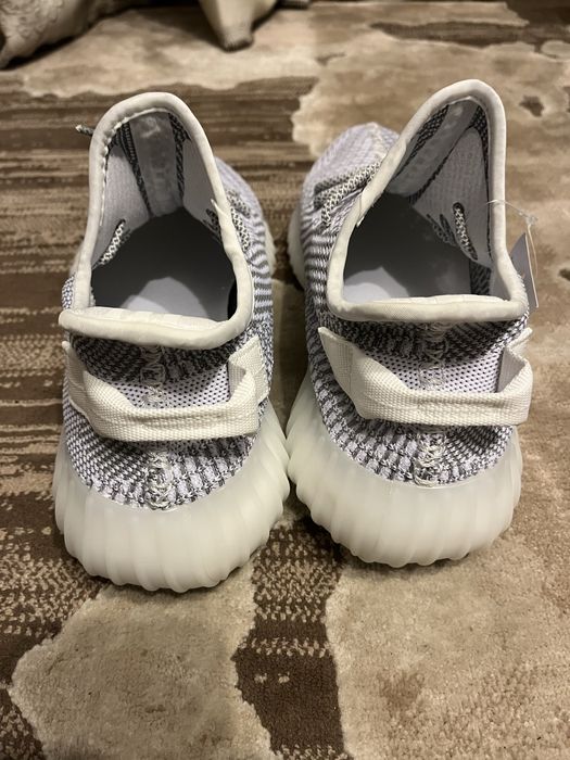 Yeezy 350 V2 Boost, 42 2/3, noi cu eticheta