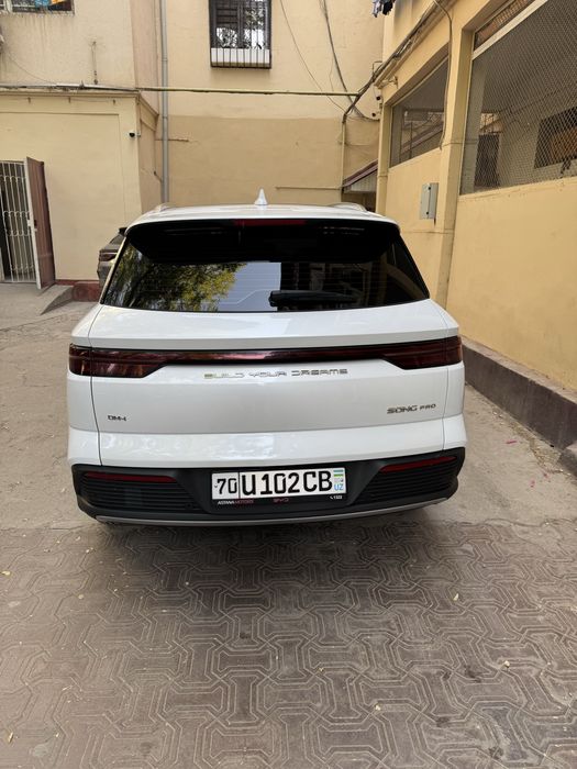 Срочна прадаётса BYD Song Pro 71 km flagship