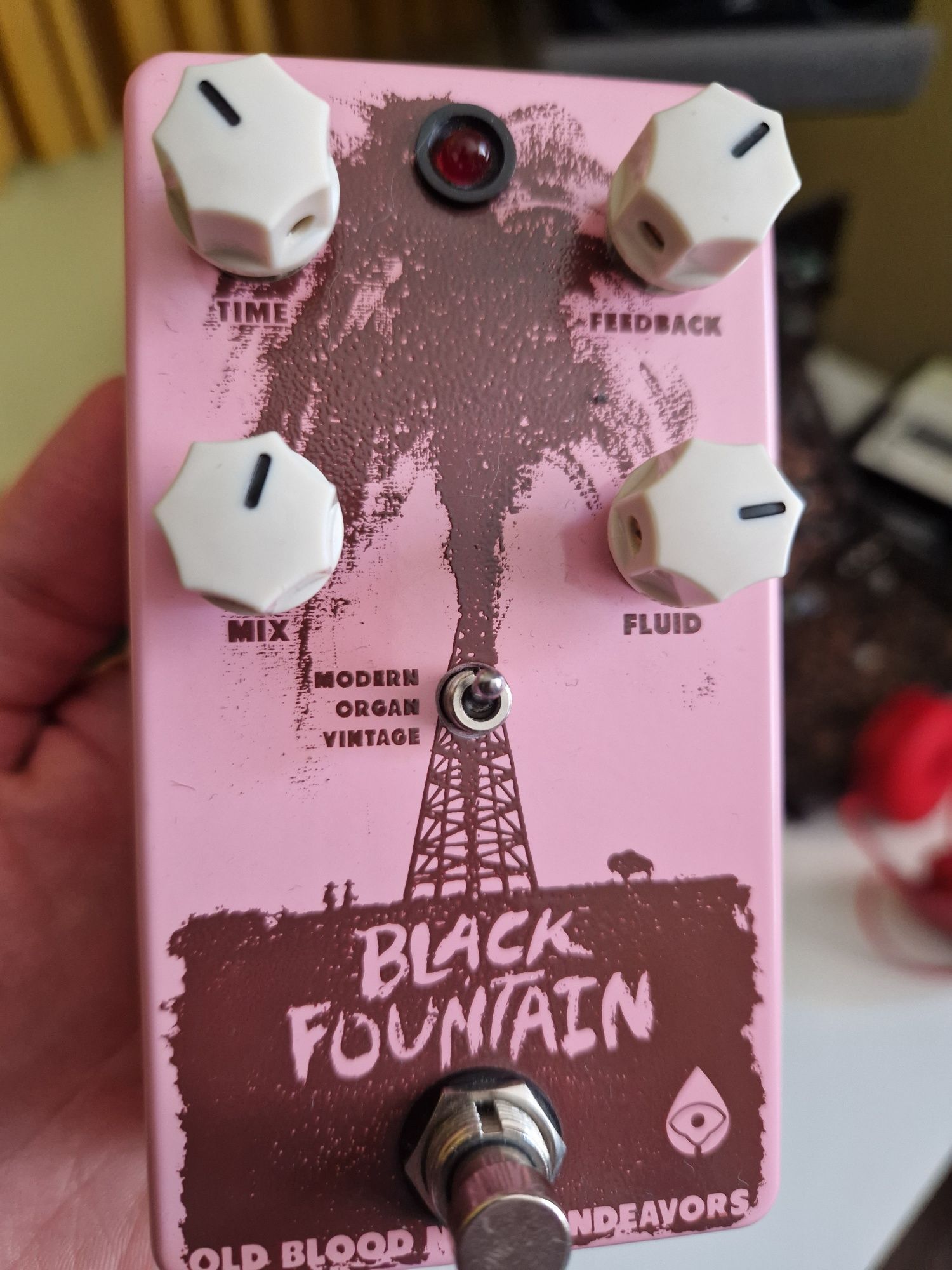 Old Blood Noise Endeavours Black Fountain Oil Can Delay