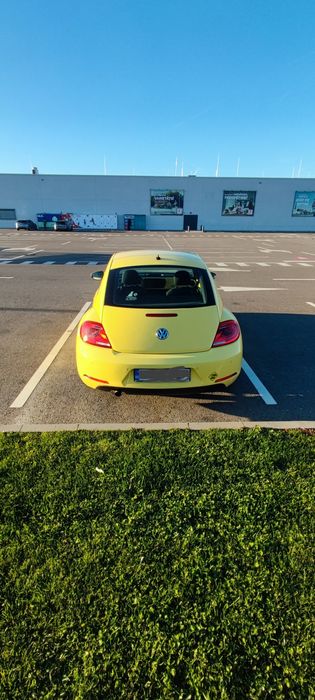 VW BEETLE 1.2 BENZINA 105 CP
2 geamuri electrice
dublu climatronic
sen