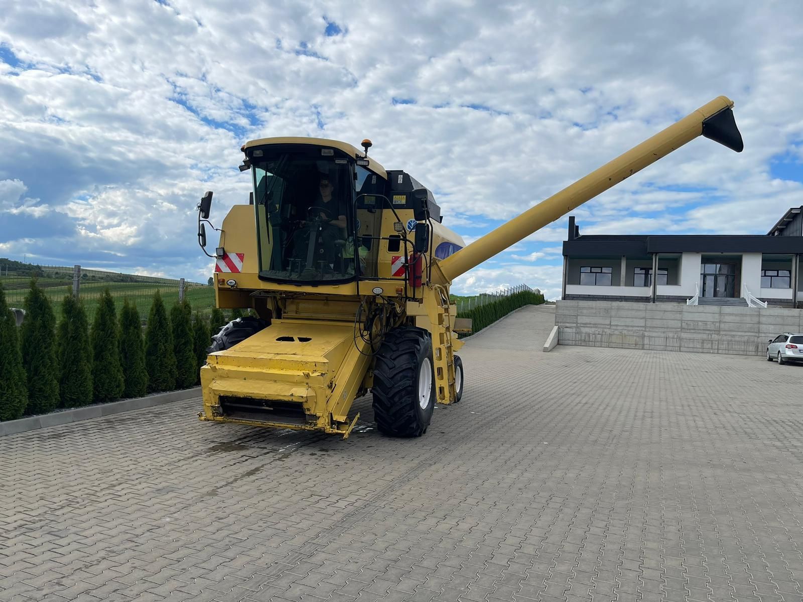 Combina  New Holland tc 56