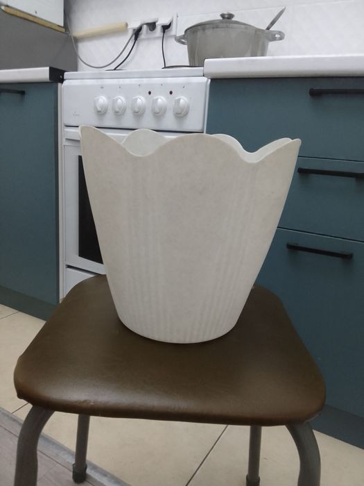 Продам две горшки