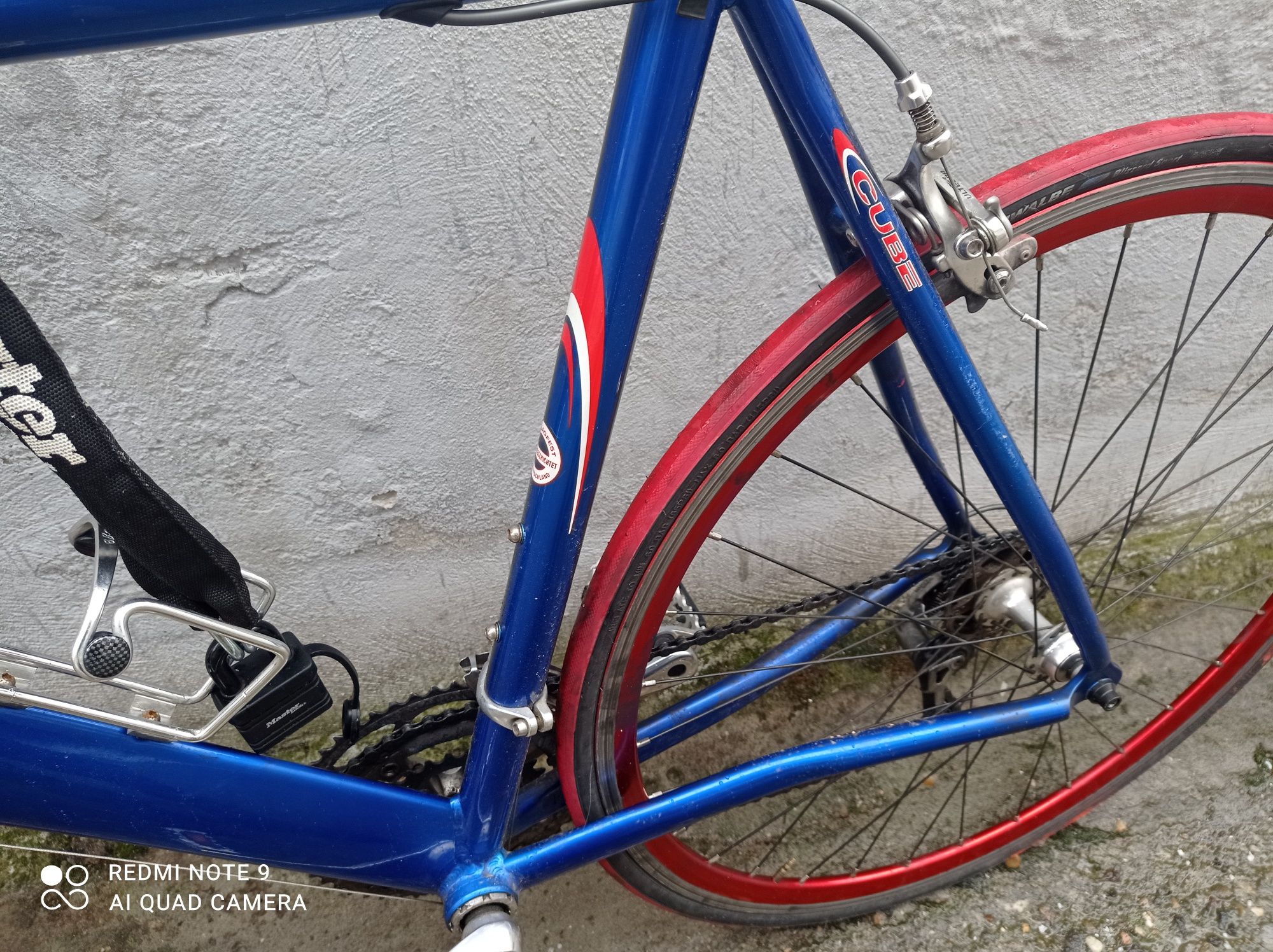 Vand Bicicleta Semicursiera Cube Red edition