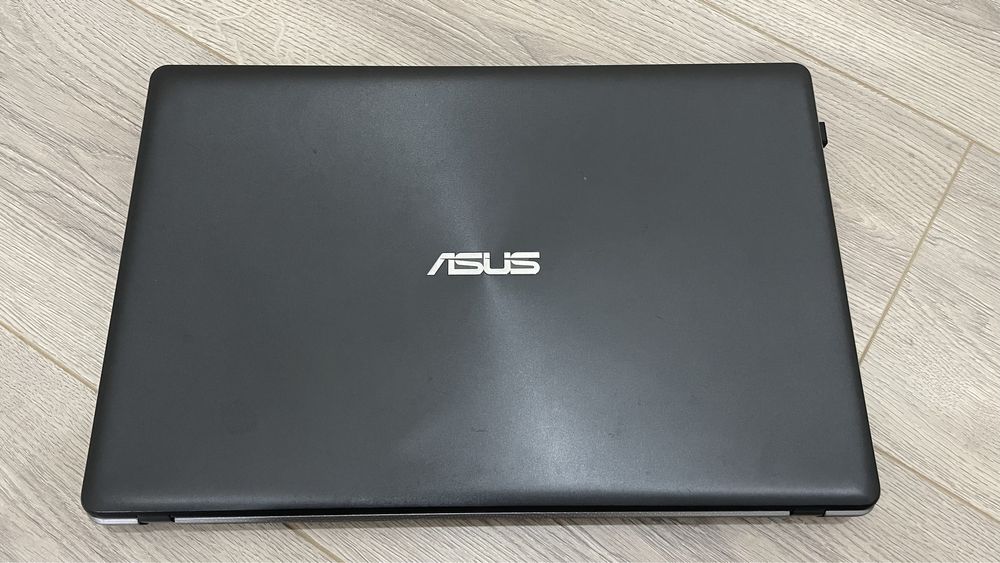 Asus Х550С ноутбук