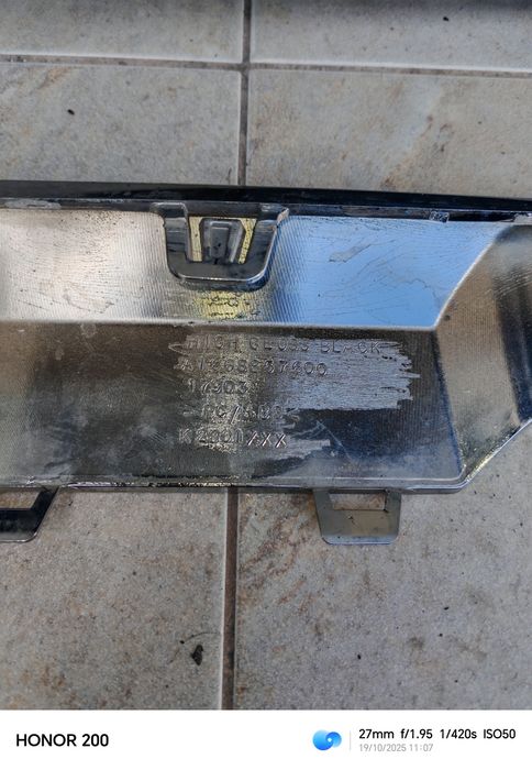 MERCEDES GLS 2018 година, фар, решетка, предна броня.