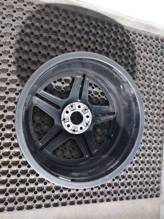 o janta  19 mercedes glb x247 w247 gla h247 cla c118 amg 7,5j et53 gri
