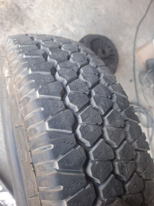 Гуми 205/75/16c  Ласса