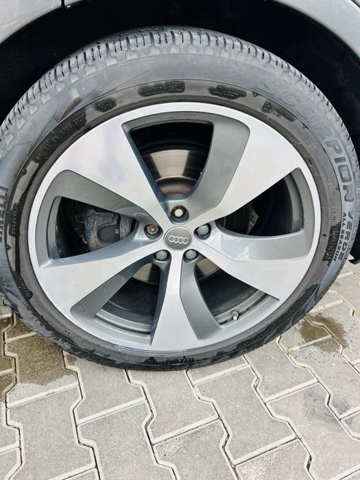 Audi q7 S line 7 locuri stare impecabila ofer diferenta