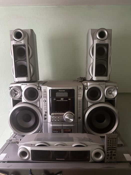 Полный музыкальный центр в люкс комплектации из 5 колонок с пультом