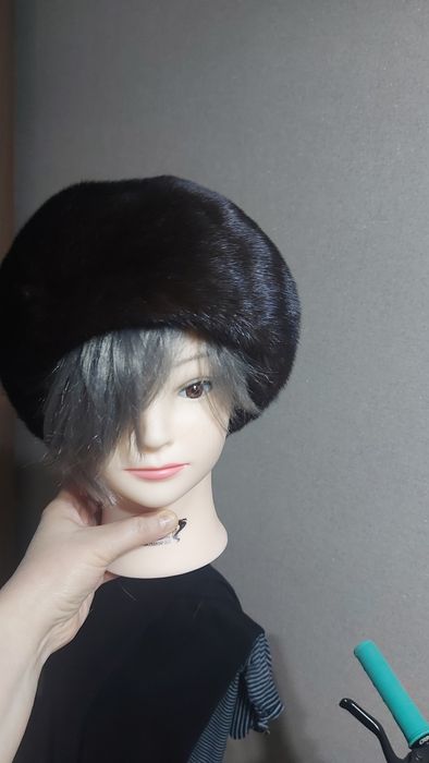 Шапка норковая в идеальном состоянии, не сыпется...