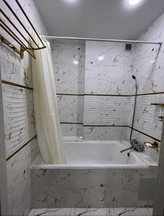 Сдаётся кв ор-р Художников Метро Бий 2/2/5 ро-н Мирзо-Улугбекский!237