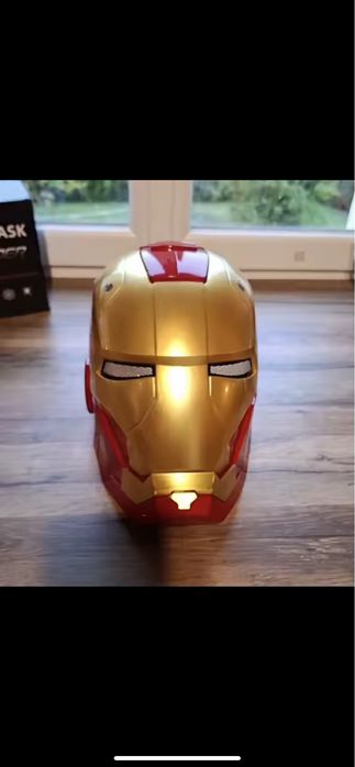 Маска железният човек