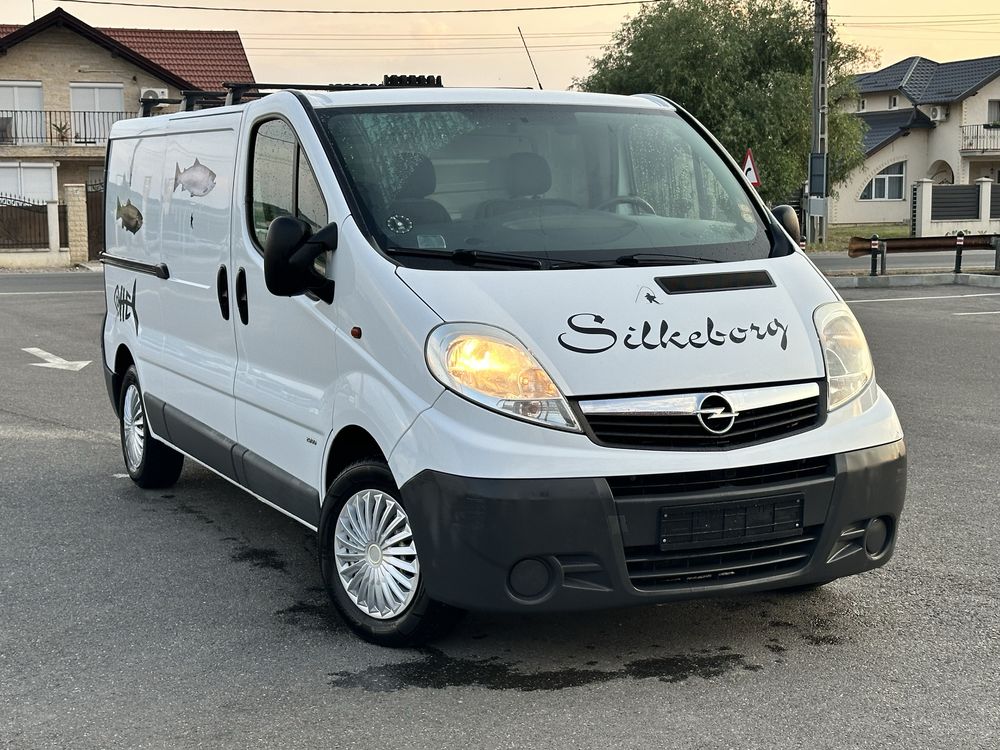 Opel Vivaro 2011 / 2.0 CDTI/ 114 CP / Lung / Euro5