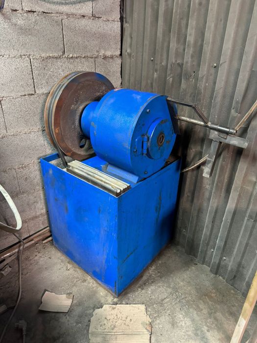 Продам станок для изготовления конусной  ножки  для стульев столов