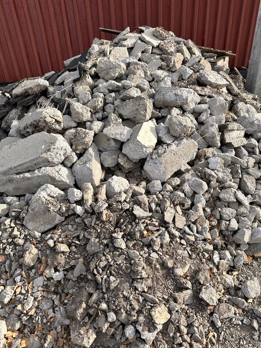 Отдам строительный мусор