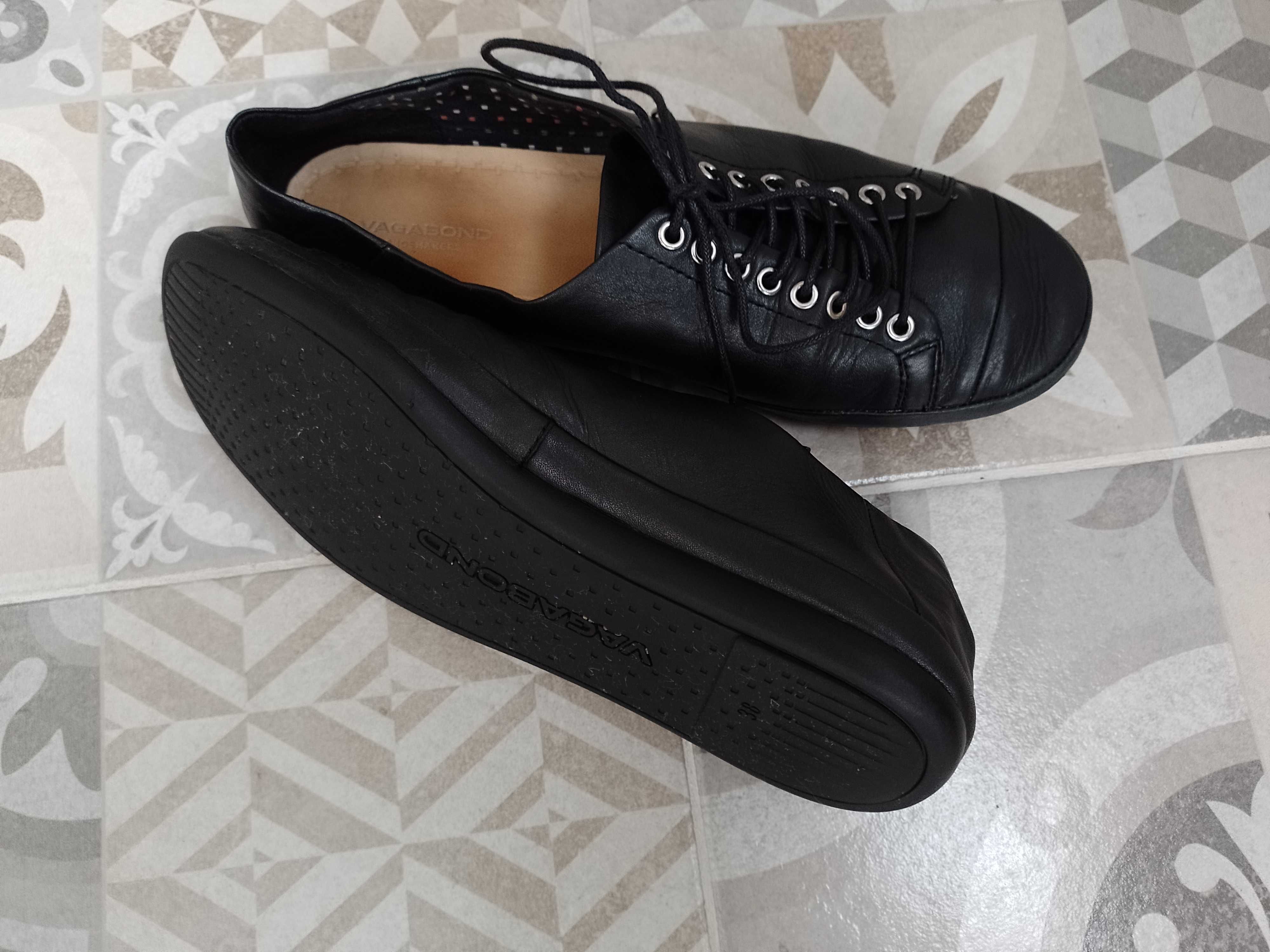 Равни пролетни обувки с връзки Vagabond, естествена кожа, черни, 38