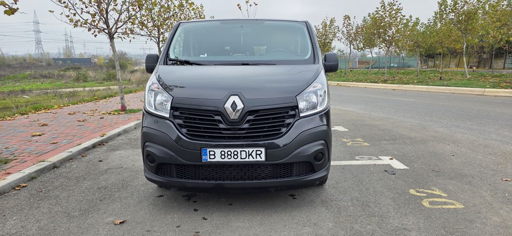 Renault Trafic 8+1