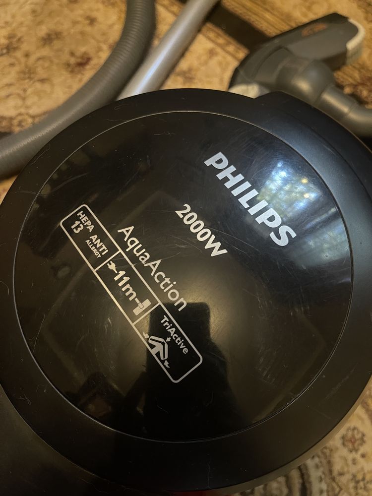Пылесос Philips AquaAction 2000W с аквафильтром и HEPA 13