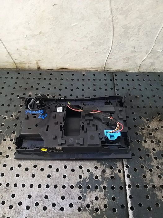 Plafoniera lampa plafon fata vw t cross c11 d31 2ga947105ad