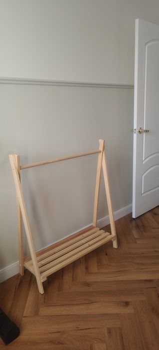 Напольная вешалка детская