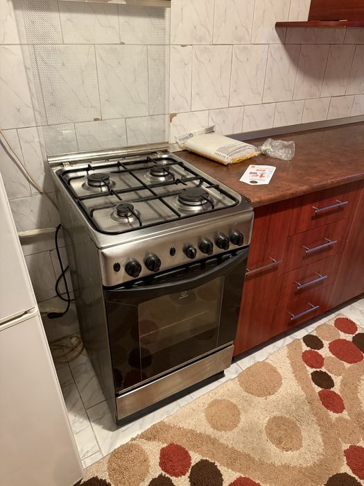 Vând aragaz functional