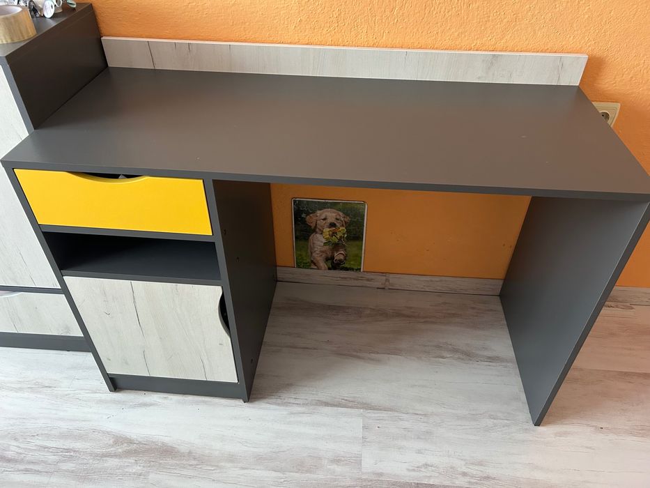 Бюро запазено цена 80 лв