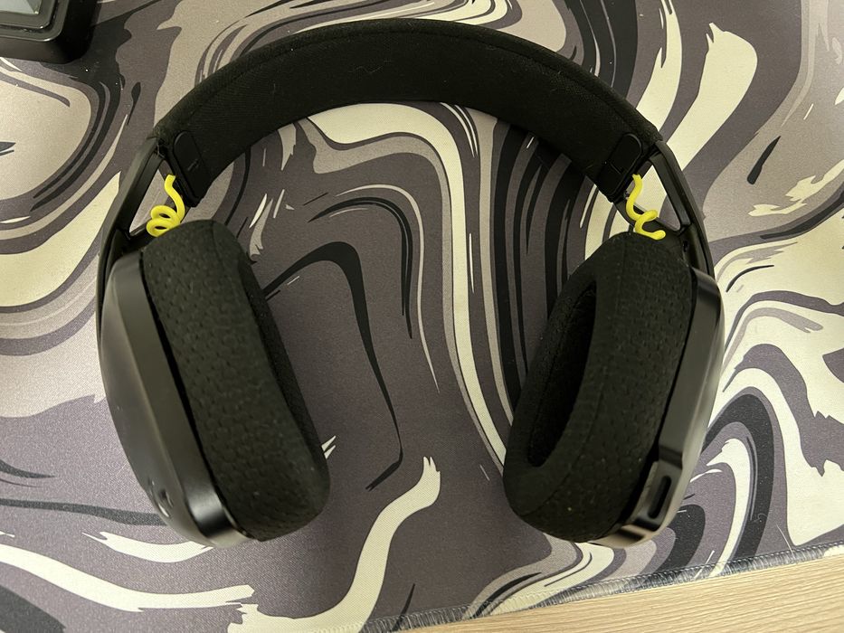 Продам наушники logitech g435
