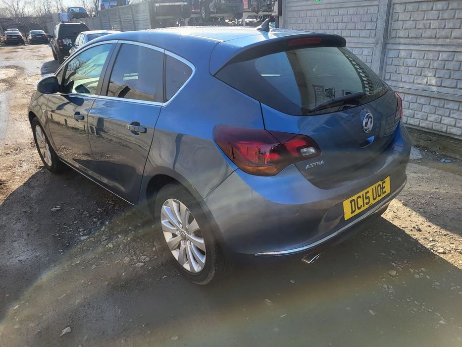 Dezmembrez Opel Astra J 2.0 CDTI AN 2015 manual 6 trepte
