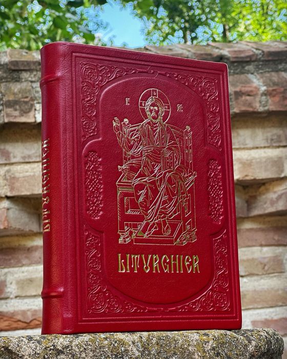 Liturghier legat în piele naturala